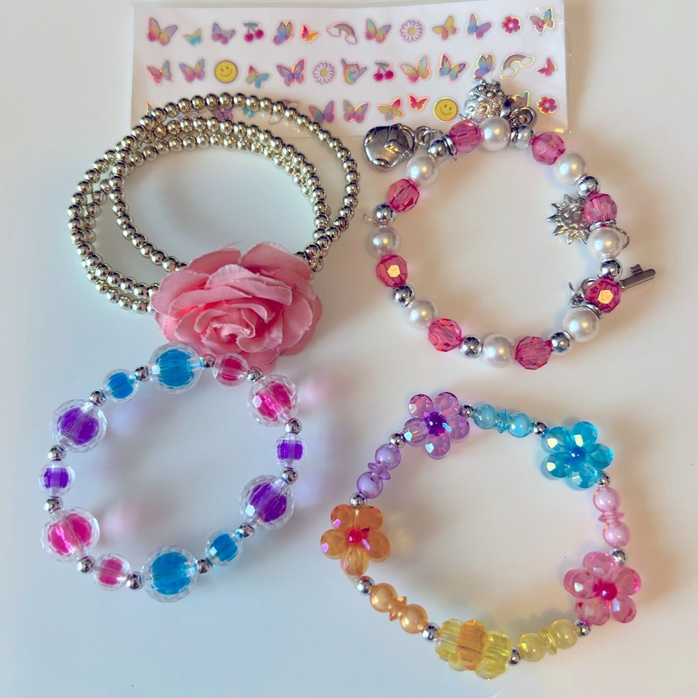 Set of 4 bracelets